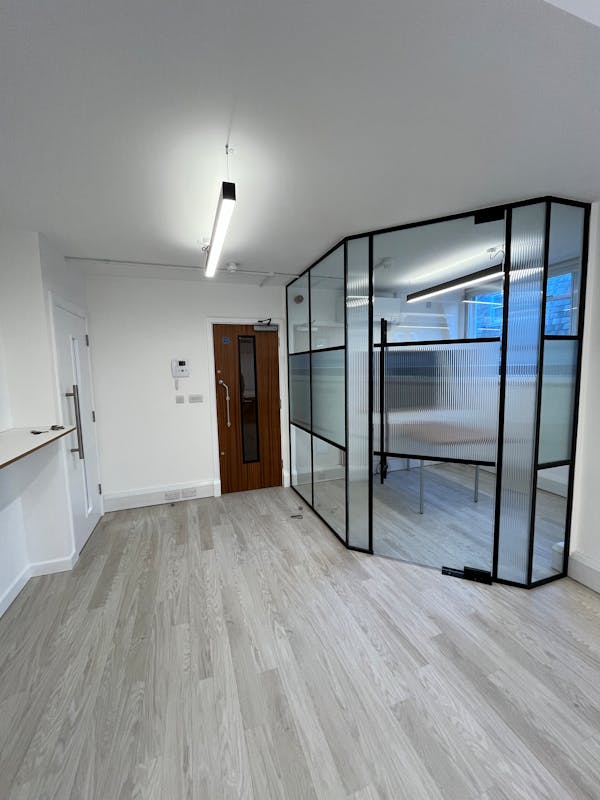9-10 Gees Court, London, Office To Let - IMG_7653.JPG