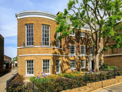 Holbrooke House, Richmond, Serviced Office To Let - Holboooke House Front exterior.jpg