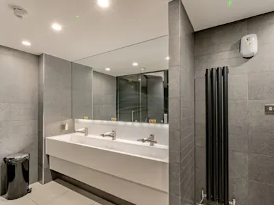 401 Grafton Gate, Milton Keynes, Office To Let - 401-grafton-211-510x382.jpg