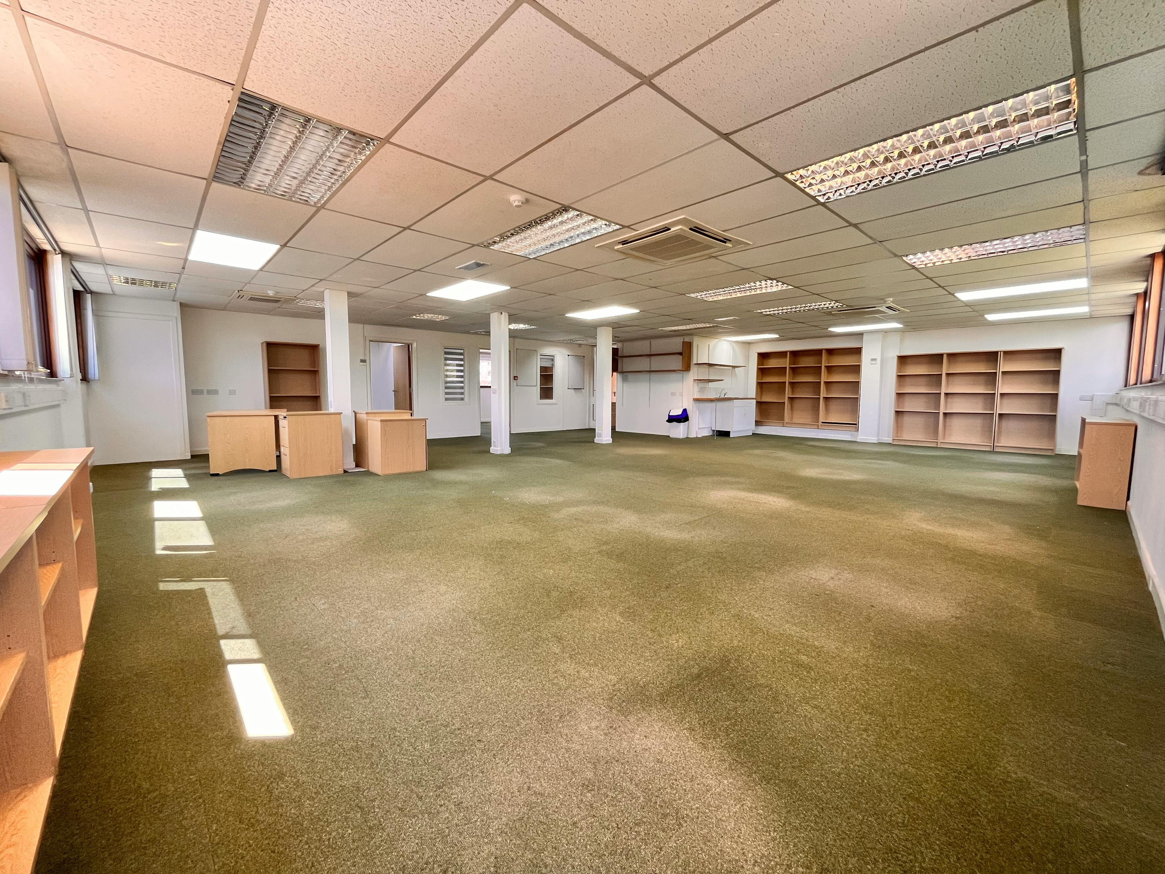 Office in Southampton - photo 4