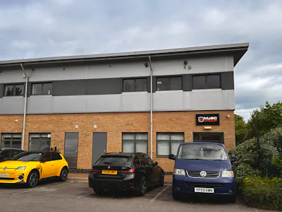 4 Imperial Court, Luton, Office To Let - 20260617_092012461_iOS.jpg