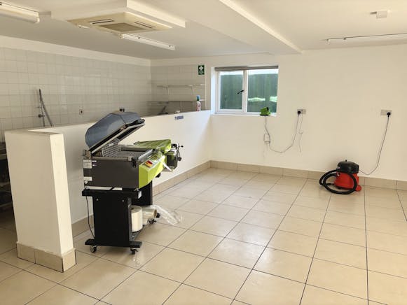 The Bakery, Mayfield Stables, Stanbridge Road, Leighton Buzzard, Industrial / Office To Let - IMG_7793.jpg