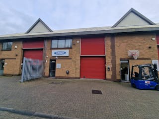 Unit 2 The Rutherford Centre, Basingstoke, Industrial To Let - 20251222_105106 - Unit 2.jpg
