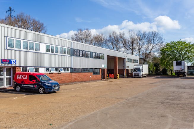 Unit 15, Stocklake Park Industrial Estate, Aylesbury, Industrial To Let - HLP_R_250414_5075.jpg