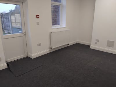7 Queen Street, Telford, Office To Let - I1.jpg