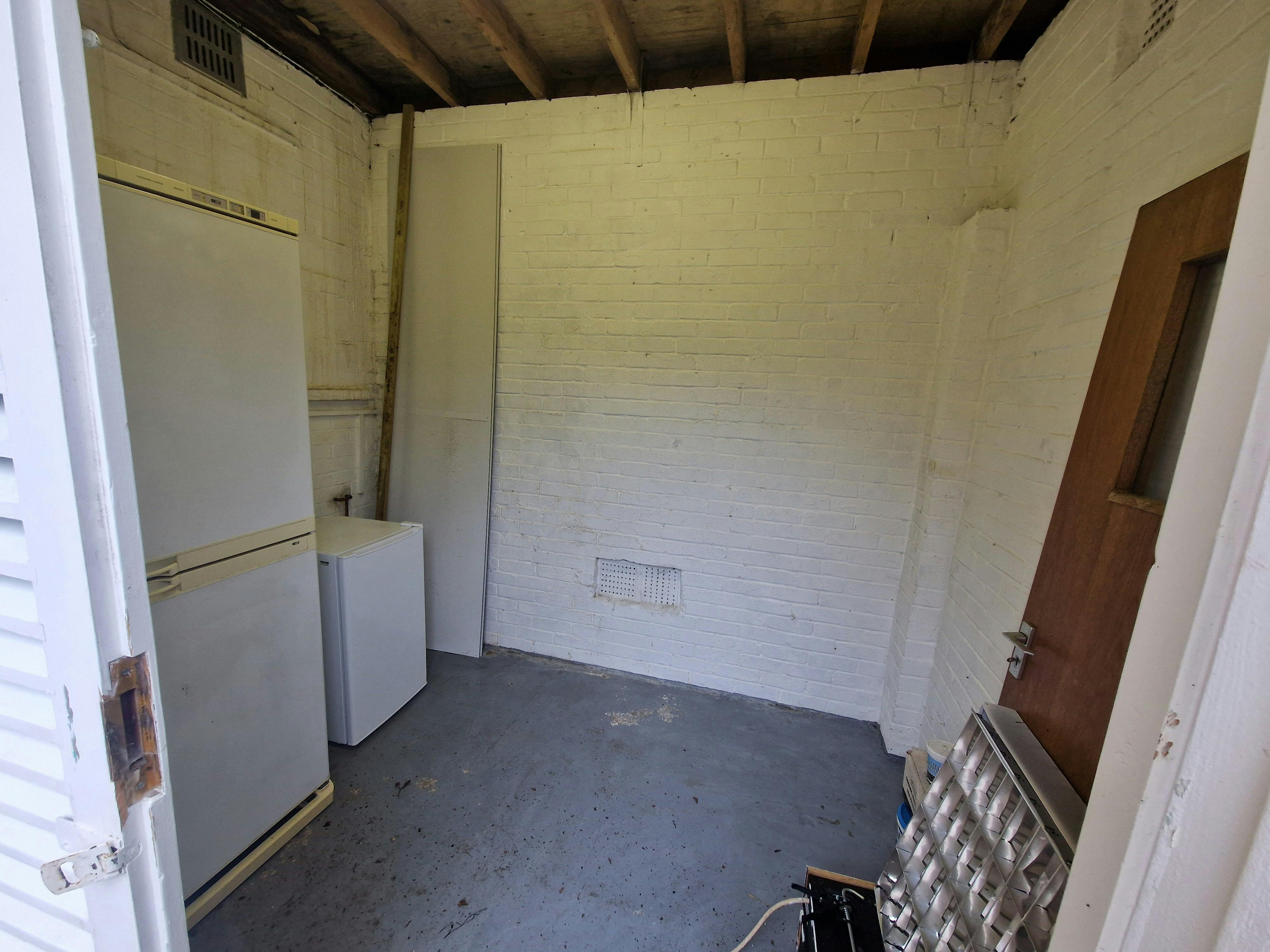 Office in Havant - photo 4