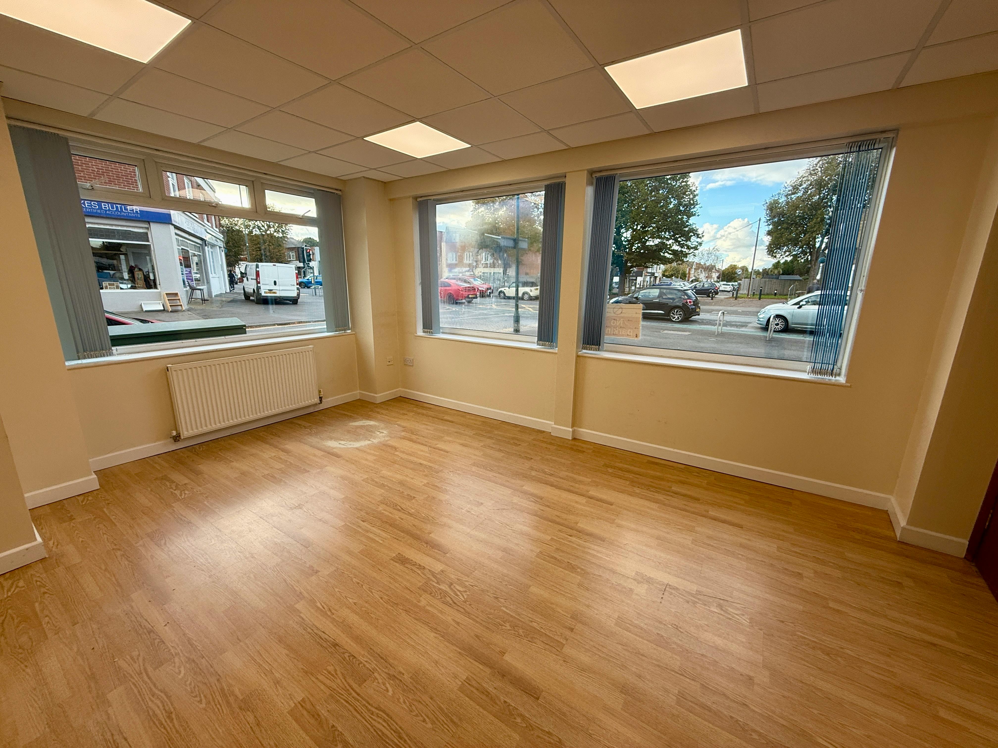 Office in Bournemouth - photo 3