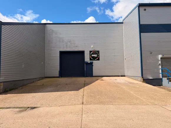 Unit 16 Progress Road, Leigh-On-Sea, Industrial To Let - WhatsApp Image 2026-06-09 at 10.08.00 AM (11).jpeg
