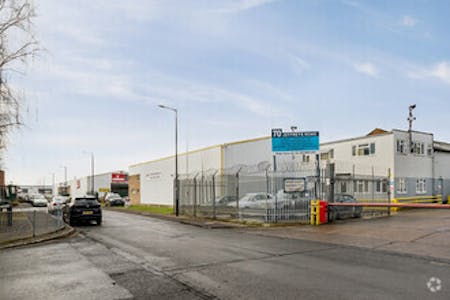 Unit 9, Trafalgar Trading Estate, Enfield, Industrial To Let - image 3.jpg