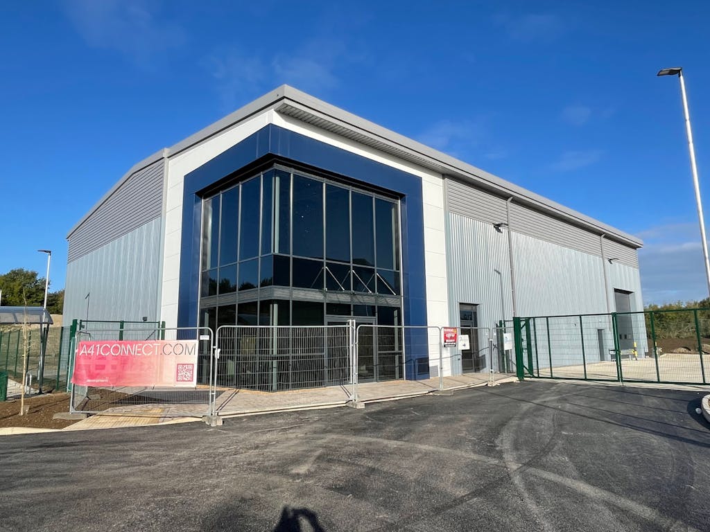 Unit E, A41 Connect, Westfield Road, Pitstone, LU7 9GX