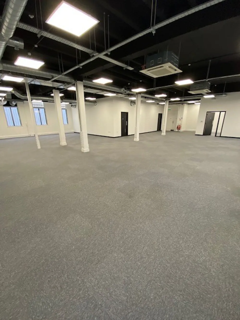Aladdin Tower, Greenford - office 2.jpg