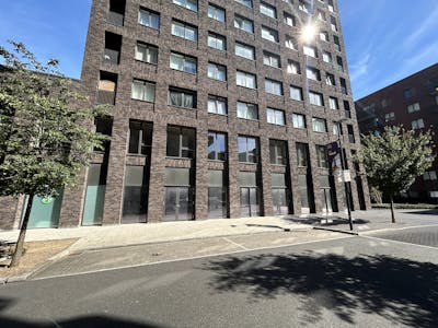 Block H, Unit 5, London, Leisure To Let - IMG_1091.JPG