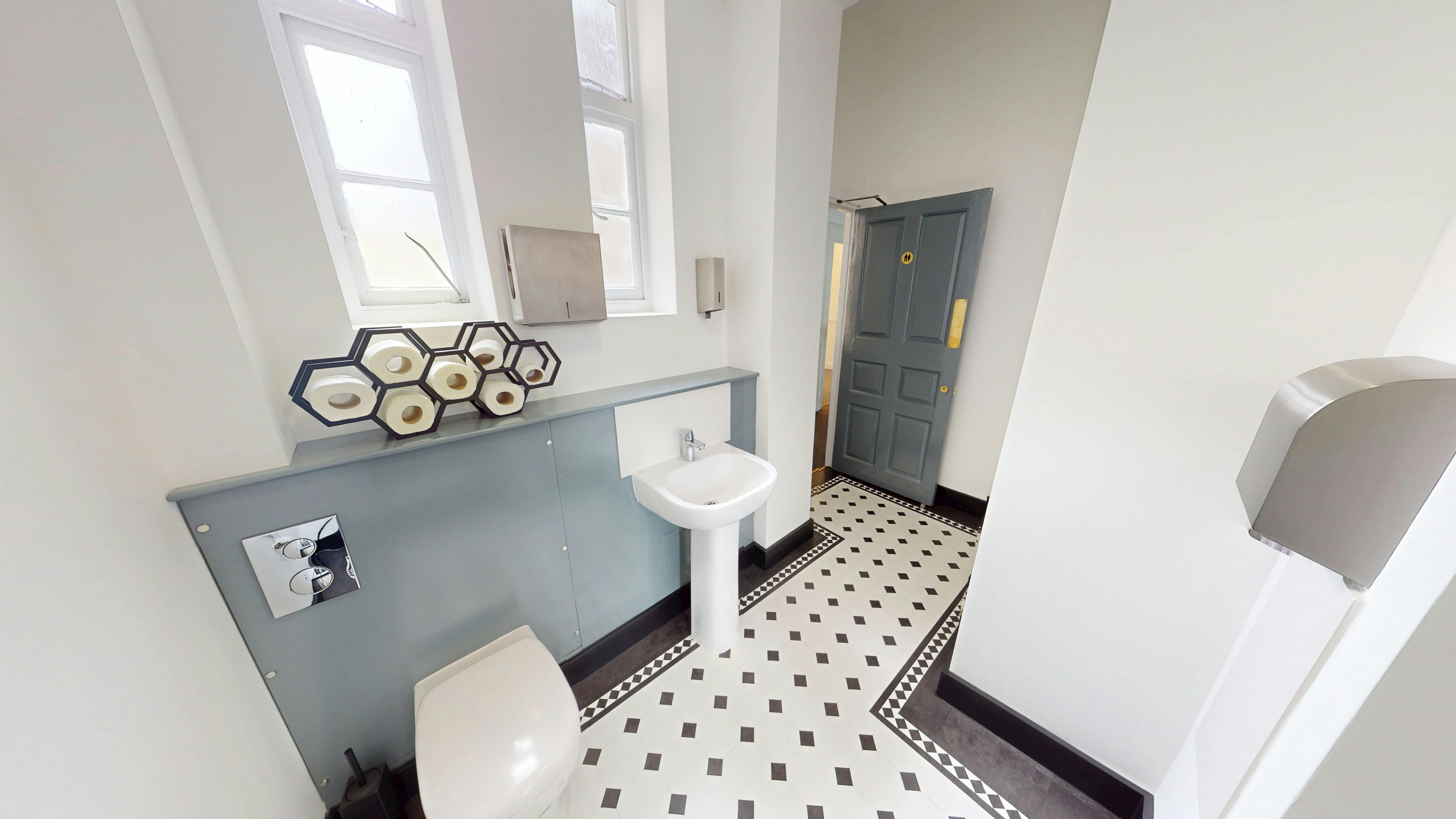 The Staple Inn Estate, 7 Staple Inn, London, Offices To Let - 7 Staple Inn_2nd Floor_photo 9.jpg