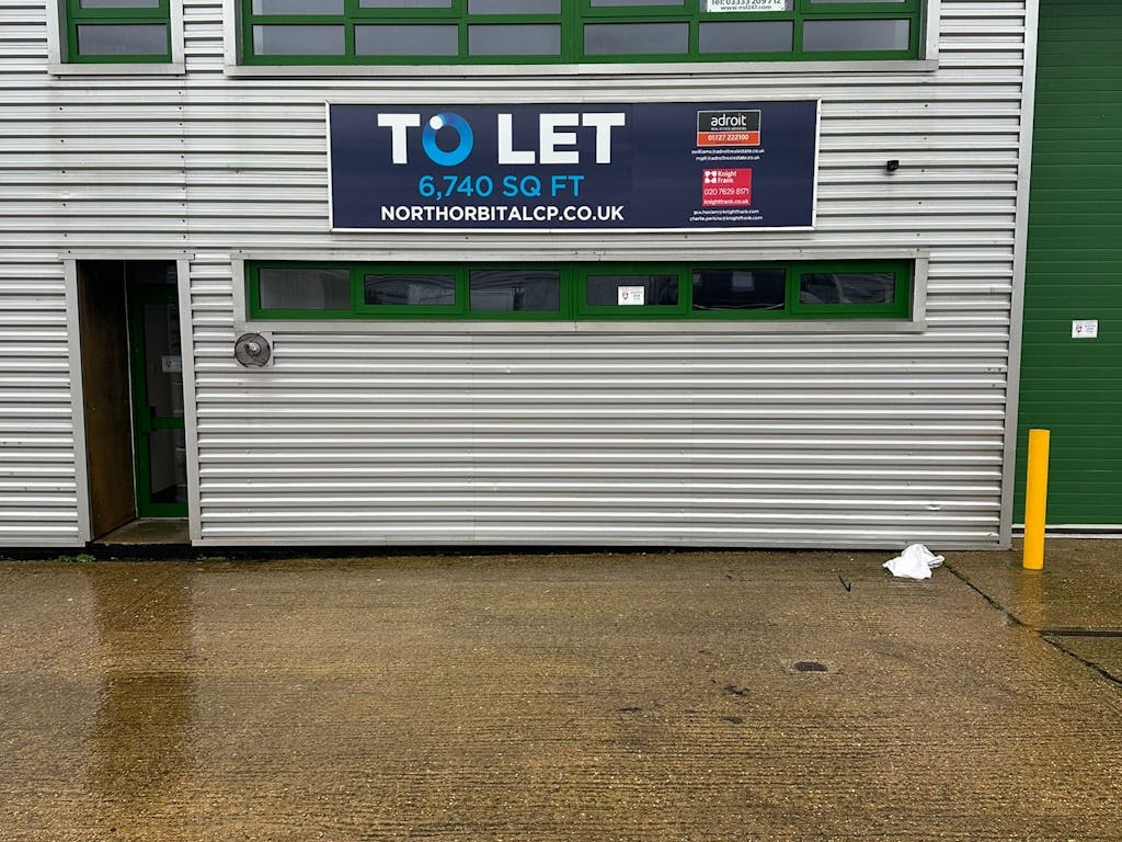 Unit 19 North Orbital Commercial Park, Napsbury Lane, St. Albans, AL1 1XB