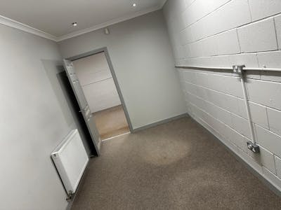 Unit 9, Cloberfield industrial Estate, Milngavie, Industrial To Let - af2f7c6a72944098897153b987ced01c.JPG