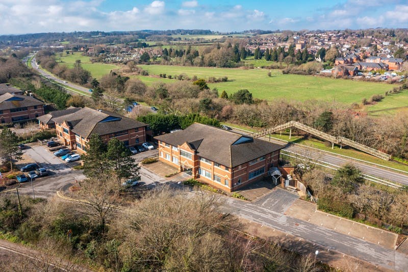 Tilford House, Farnham, Offices To Let - vb5112337_A1184_04_CALA_Homes_Tilford_House_Farnham_800x533.jpg