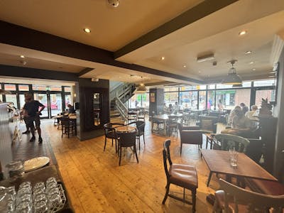38 Market Street, Eastleigh, Cafe (A1) / Investment For Sale - IMG_7776.JPEG