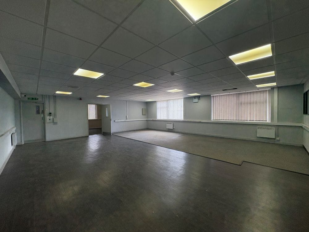 1b Appletree Industrial Estate, Chipping Warden, Industrial / Industrial/Logistics To Let - image00013.jpg