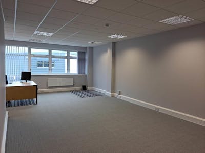 Unit 30 Chess Business Park, Chesham, Industrial To Let - Unit 30 Moor Road  front office 6.jpg