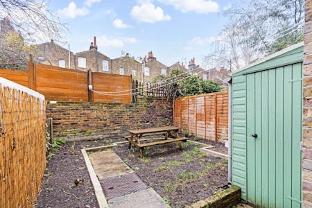 Tuskar Street, London, Maisonette To Let - Private Rear Garden