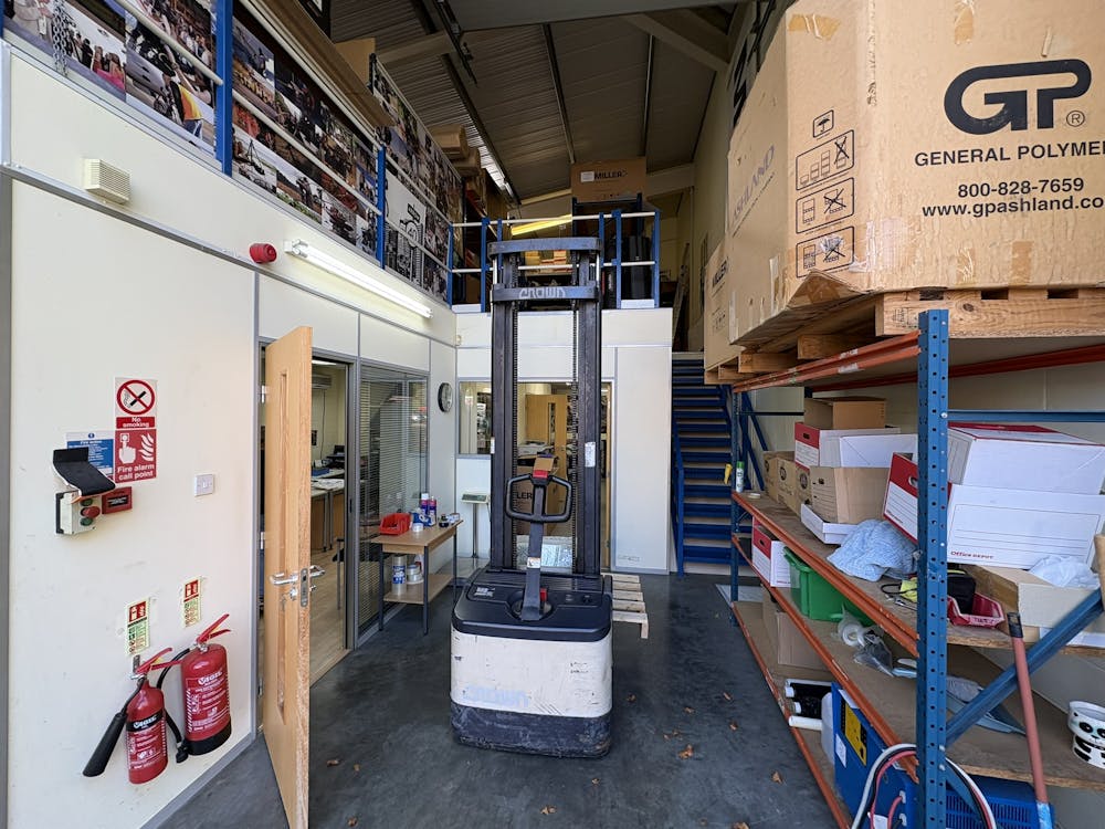 12A Shepperton Business Park - IMG_6994.JPEG