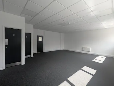 Unit K, Watford, Industrial / Warehouse To Let - PXL_20260728_131957326.jpg