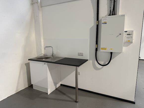 Unit 2, Droitwich Enterprise Hub, George Baylis Road, Droitwich Spa To Let - 20251223_124815370_iOS (1).jpg