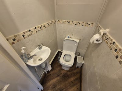 521 Buxton Road, Stockport, Retail To Let - 20260107_092306.jpg