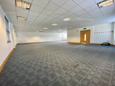 Unit 6 Maidenbower Office Park, Crawley, Office To Let - WEB IMG_9843.jpeg