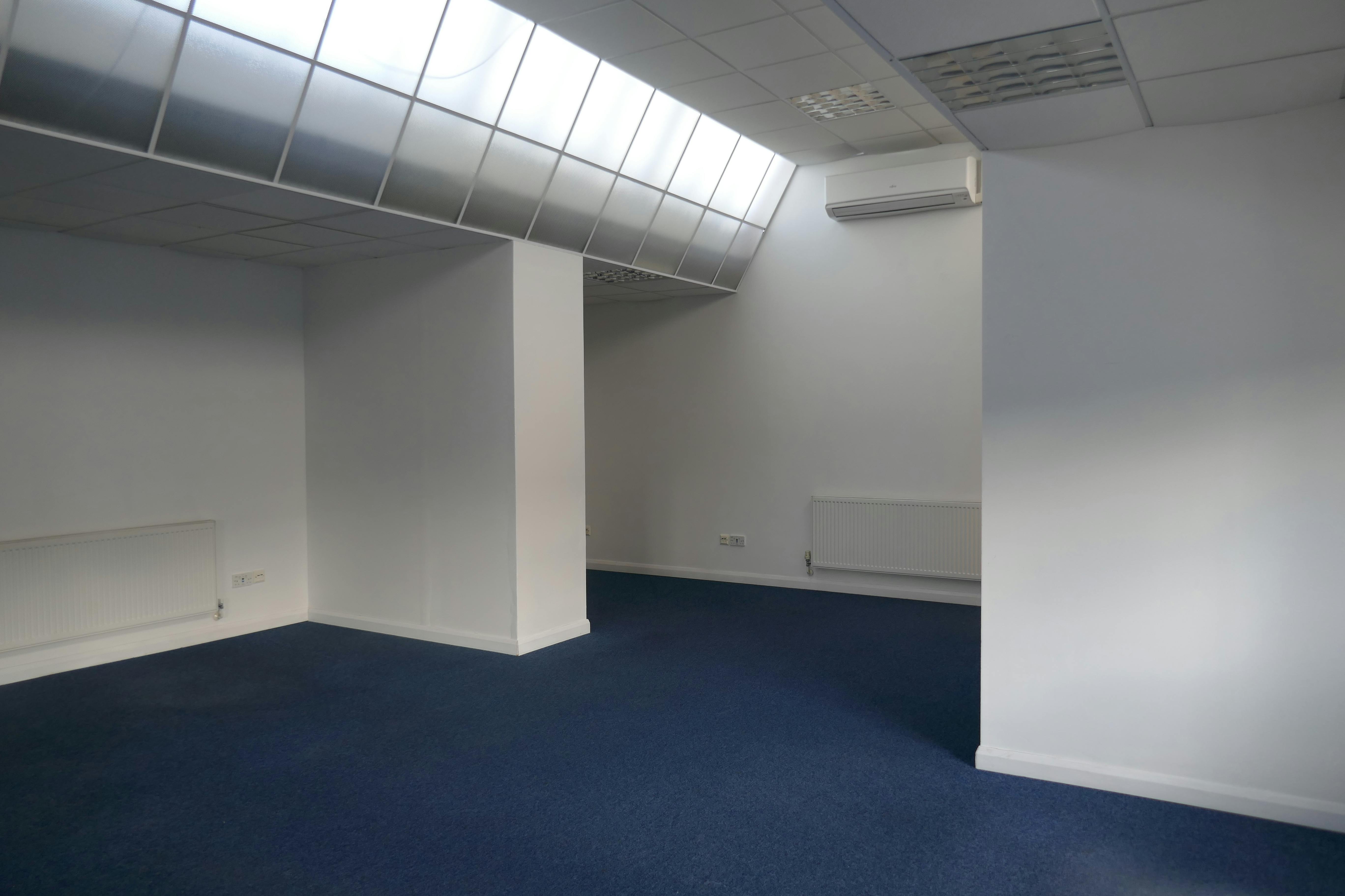 Circle Line House, Harlow, Offices To Let - P1060761.JPG