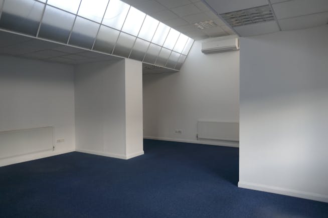 Circle Line House, Harlow, Offices To Let - P1060761.JPG