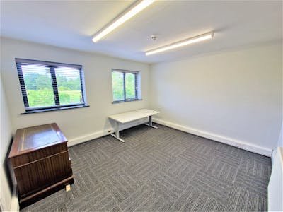 442 Chester Road, Stockport, Office To Let - 20230724_123232 2.jpg