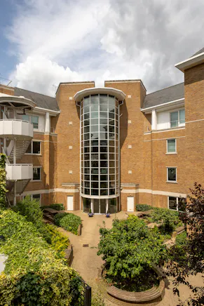 Portland, 25 High Street, Crawley, Offices To Let - IMG_3094.jpg
