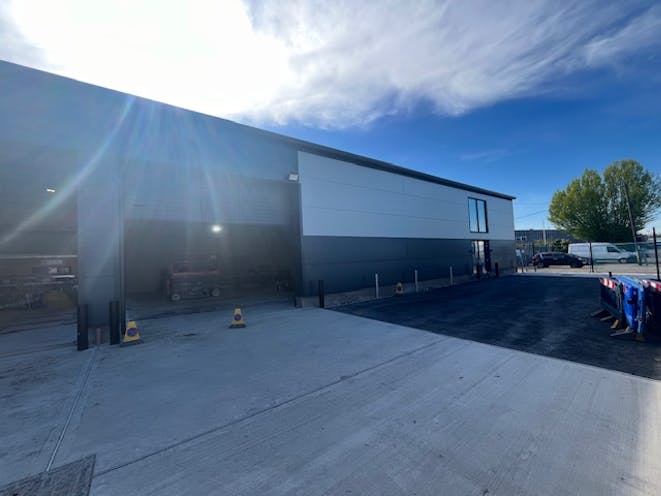 Units A & B, 8 Deacon Way, Reading, Industrial / Warehouse To Let / For Sale - External 1.jpg