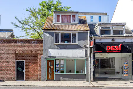 6 Oxford Street, Brighton, Alternative Use Opportunity / Arts/Crafts / Class E Retail / Leisure / E (Commercial / Business / Service) / E Class Retail / Leisure (no extract - Open A1) / Healthcare / Leisure / Office / Studio / Gallery / Studio / Workshop / Sui Generis To Let - Oxford Street. 6-009.JPG