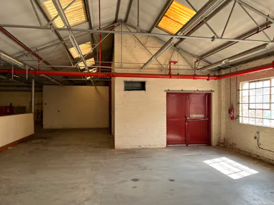 Unit 2, High Wycombe, Industrial To Let - 20260826_115928126_iOS.jpg