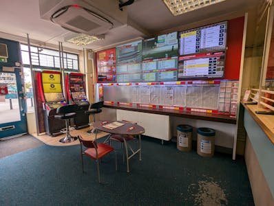 186 Bushey Mill Lane, Watford, Retail To Let - PXL_20250623_121310457.jpg