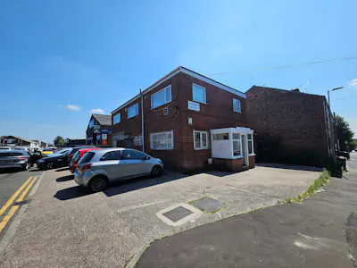 Kennedy House, Swinton, Manchester, Leisure / Office To Let - 20260708_140003_cleanup.jpg