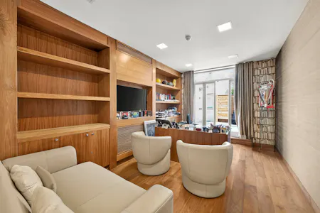 Self-Contained Marylebone Office, 17 Manchester Street, London, Office For Sale - reception 4.jpg