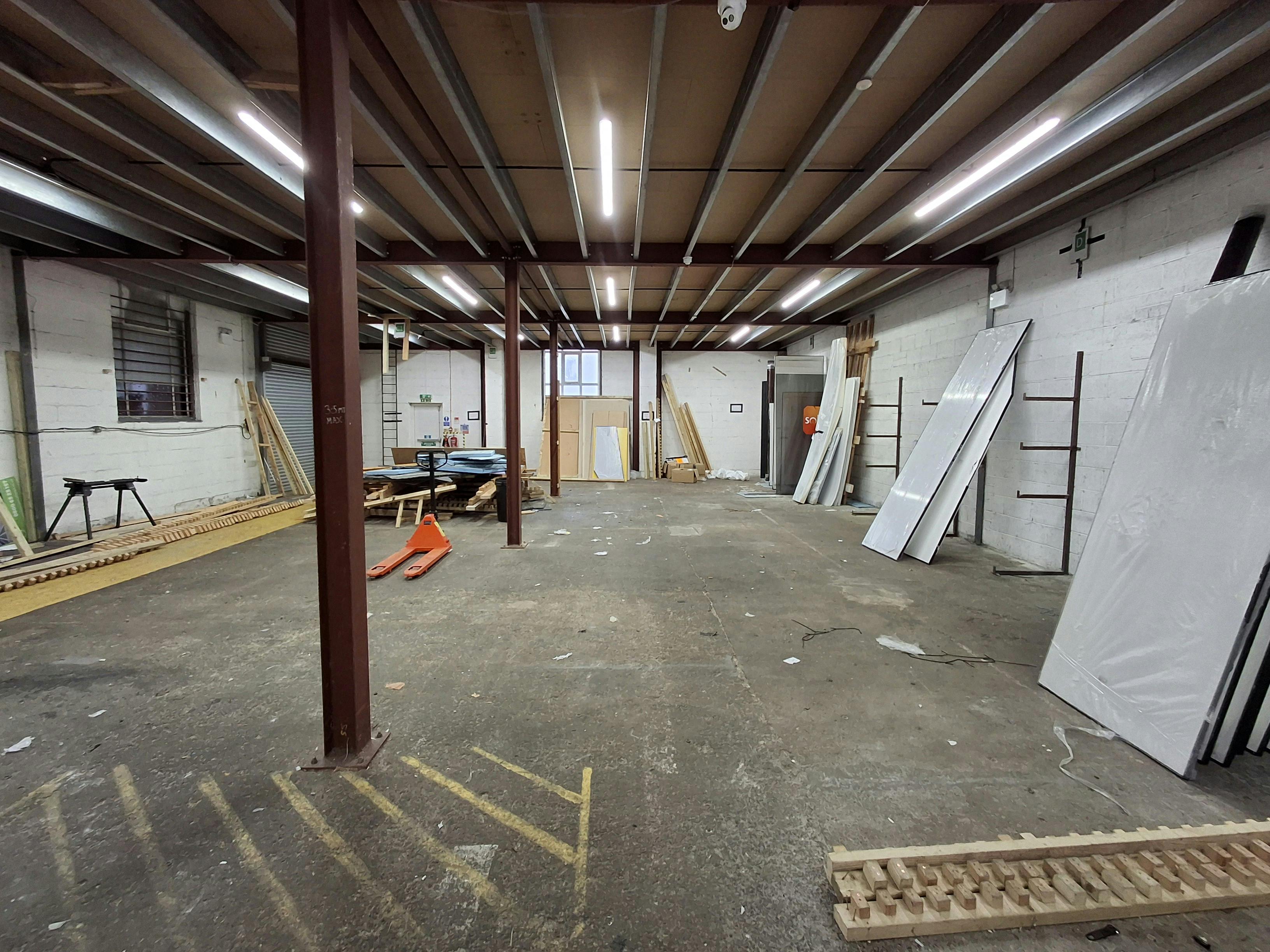 Industrial Unit in Ringwood - photo 2