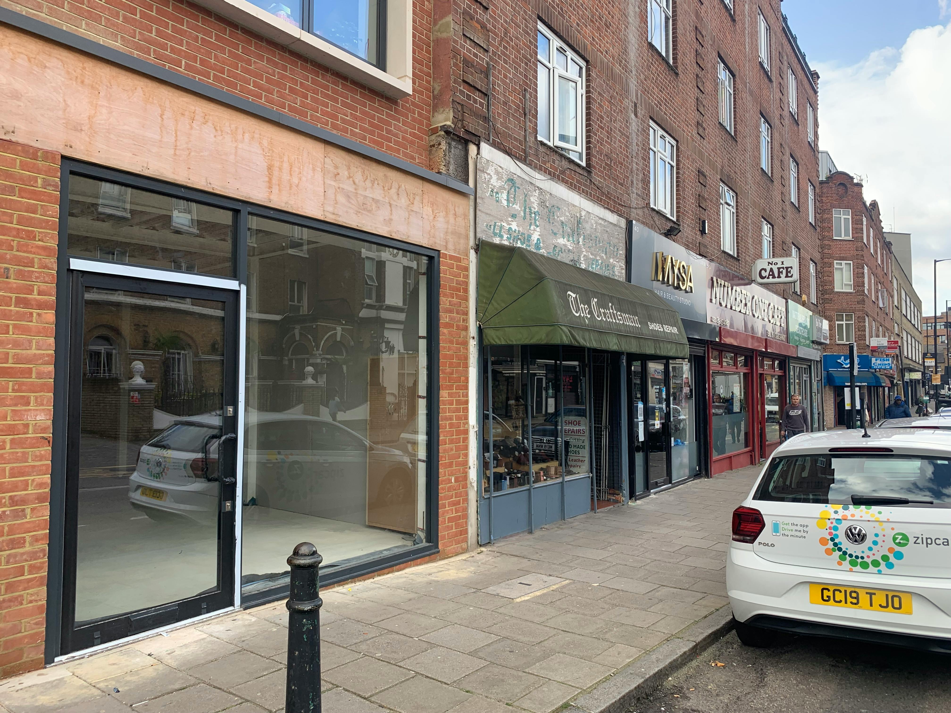 Retail/Shop in London - photo 4