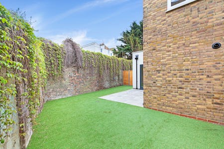 Tuskar Street, London, Terraced house To Let - Private Rear Garden