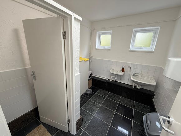 3 Bowlers Croft, Basildon, Industrial To Let - IMG20251008WA0006.jpg