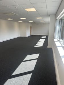 Unit 4, Chertsey Business Park, Chertsey, Industrial To Let - IMG_1636.jpeg