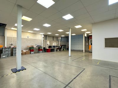 Unit 7 Premier Business Park, Luton, Industrial / Industrial/Logistics For Sale - IMG_6851.JPG