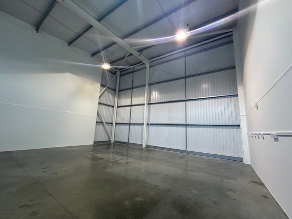 Unit 22, Bilton Industrial Estate, Bracknell, Industrial To Let - 9.jpg