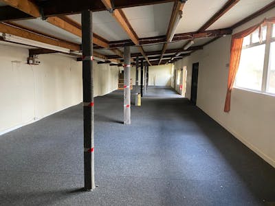 Old Market Place, Ansells Yard, Billingshurst, Light Industrial / Office / Retail To Let - Photo.jpg