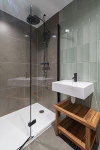 The Bread Factory, 1a Broughton Street, London, Office To Let - showers.jpg