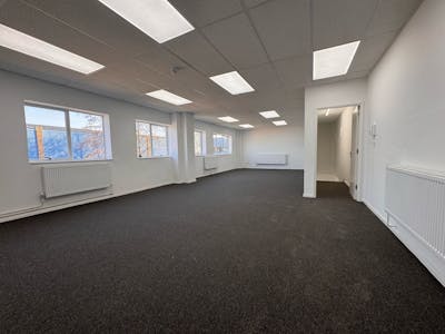 Unit 9, Gateway Industrial Estate, London, Industrial/Logistics To Let - f643d98d9300496e832be9036907a485.jpg