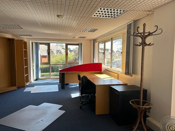 Unit 4, Wellington Business Park, Crowthorne, Offices For Sale - 22.jpg